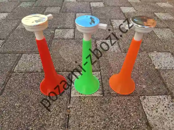 Fandící trubka s nástavcem pro fanoušky obr.1
