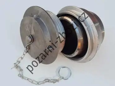 Koncové šroubení sacího potrubí požární nádrže s víčkem
