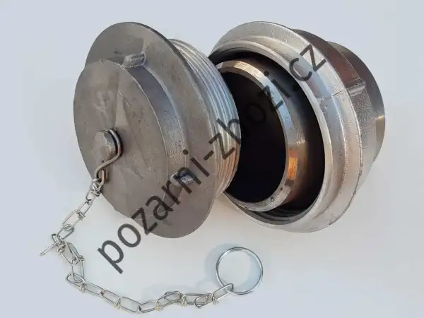 Koncové šroubení sacího potrubí požární nádrže s víčkem